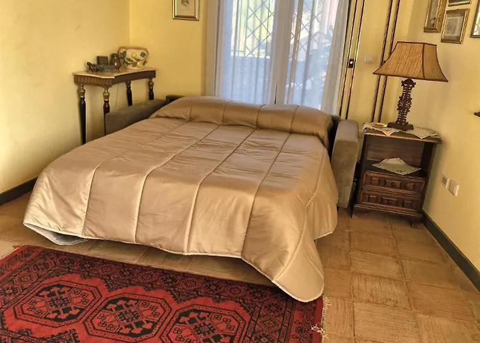 Oliva Vila Aci Catena