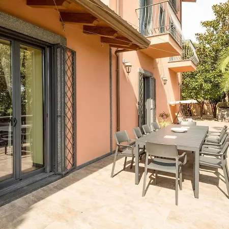 Oliva فيلة Aci Catena