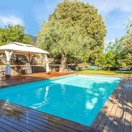 فيلة Oliva Aci Catena