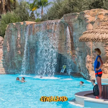 فيلة Oliva Aci Catena